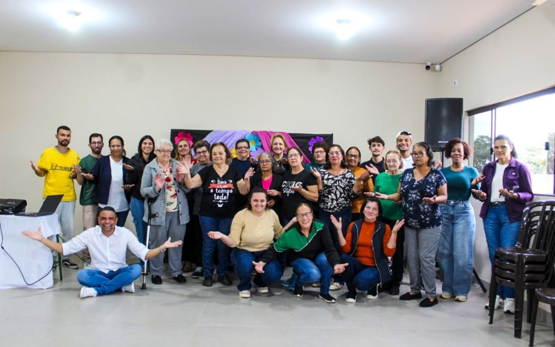 SECRETARIA DE ASSISTÊNCIA SOCIAL E SESC PROMOVEM PALESTRA MOTIVACIONAL 