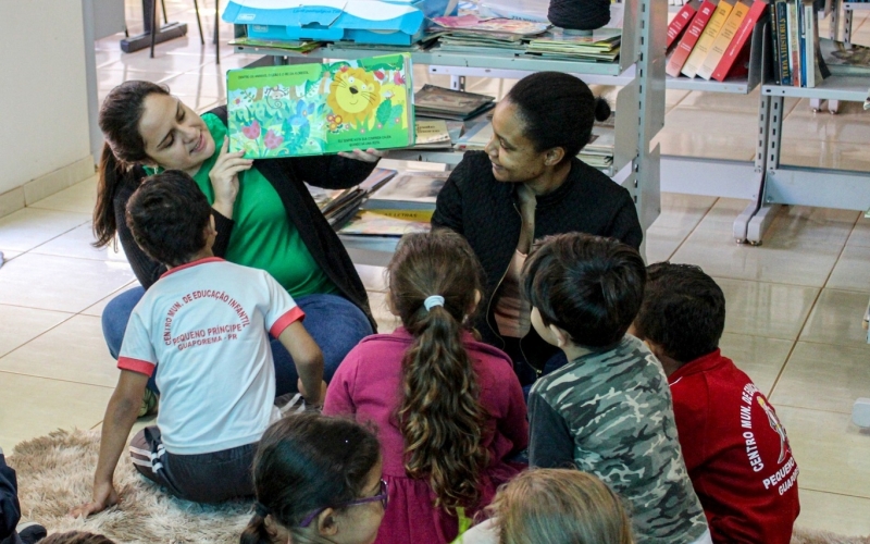 Projeto “Era Uma Vez” visa estimular o hábito à leitura aos alunos da educação infantil em Guaporema