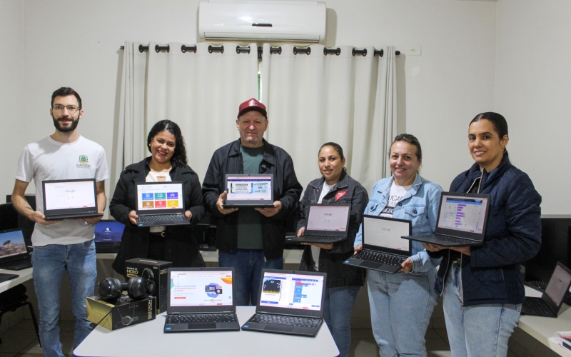 Escola Municipal Monteiro Lobato recebe kit tecnológico do Programa Indica Paraná